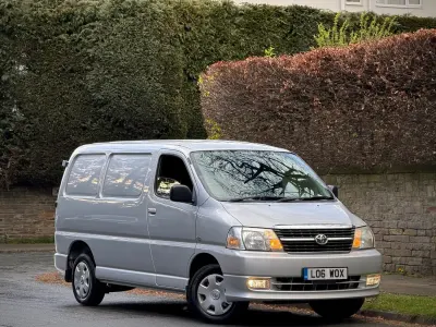 Used Toyota HiAce 95 HP (69 kW) 2011 Silver Van