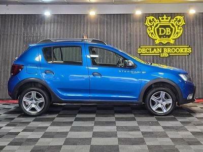 Used Dacia Sandero Comfort 90 HP (66 kW) 2019 Blue Hatchback