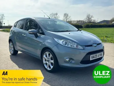 Używany Ford Fiesta Titanium 96 KM (70 kW) 2009 Niebieski Hatchback