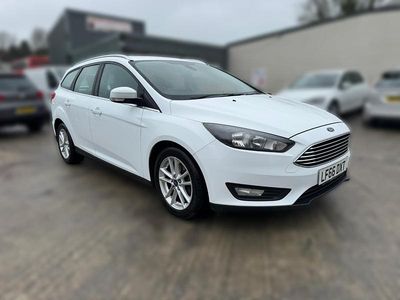 Used Ford Focus Zetec 120 HP (88 kW) 2016 White Estate