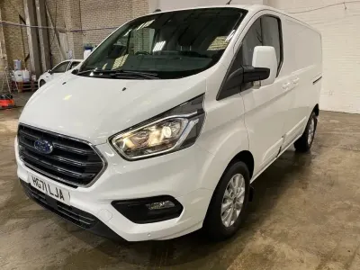 Käytetty Ford Transit Custom Limited 130 HP (95 kW) 2021 Valkoinen Van