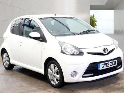 Used Toyota Aygo 67 HP (49 kW) 2012 White Hatchback