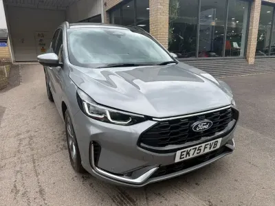 Second-hand Ford Kuga ST-Line 180 CP (132 kW) 2025 Argintiu SUV