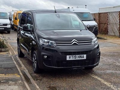 Used Citroën Berlingo 100 HP (73 kW) 2019 Black MPV