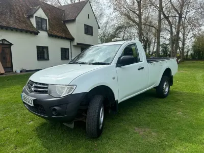 Second-hand Mitsubishi L200 134 CP (98 kW) 2015 Alb Pickup