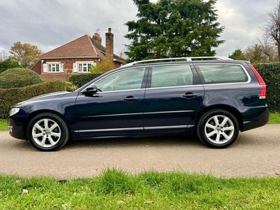 Blue Used 2016 Volvo V70 SE Lux Estate | £13,990 (Fair price)