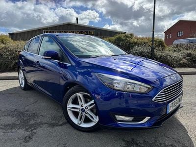 Used Ford Focus Titanium 125 HP (91 kW) 2016 Blue Hatchback
