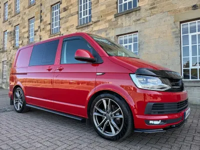 Second-hand VW Transporter Highline 201 CP (147 kW) 2018 Roșu Van