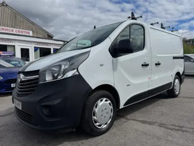Second-hand Vauxhall Vivaro S 2016 Alb