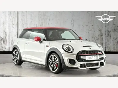 Używany Mini John Cooper Works Hatch 231 KM (169 kW) 2019 Srebrny Hatchback