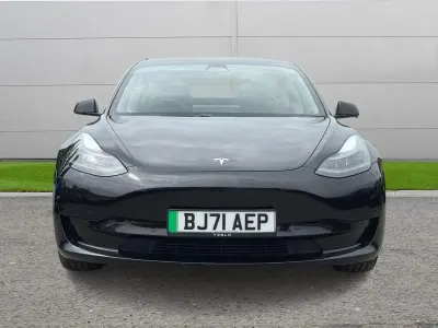 Używany Tesla Model 3 Standard Range Plus 177 kW (241 KM) 2021 Czarny Sedan/Limuzyna