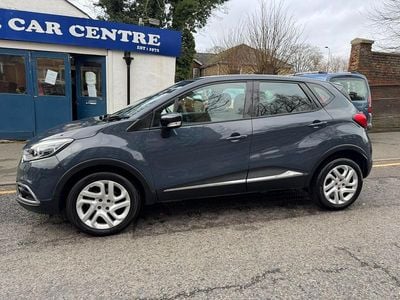 Used Renault Captur Dynamique 90 HP (66 kW) 2016 Blue SUV