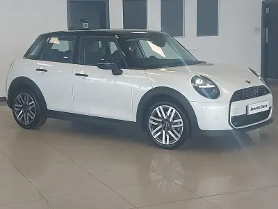 Used Mini Cooper Classic 114 kW (156 HP) 2025 White Hatchback