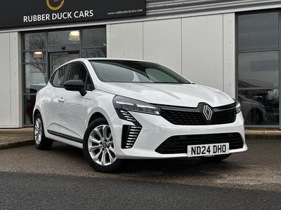 Used Renault Clio V Evolution 90 HP (66 kW) 2024 White Hatchback