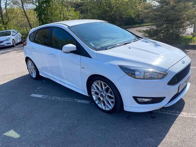 Used Ford Focus ST-Line 125 HP (91 kW) 2017 White Hatchback