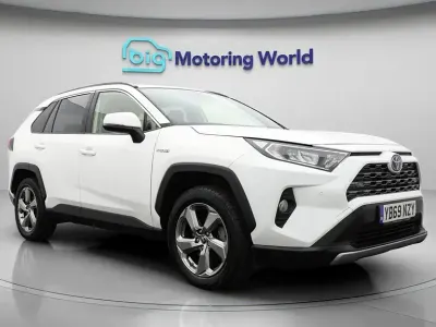 Used Toyota RAV4 Hybrid Design 218 HP (160 kW) 2019 White SUV