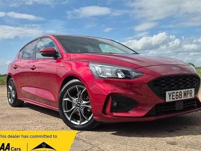 Używany Ford Focus ST-Line 125 KM (91 kW) 2018 Czerwony Hatchback
