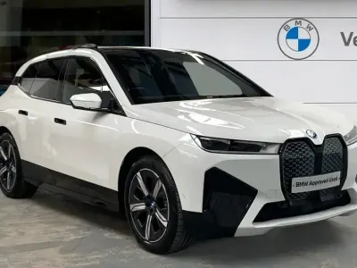 Usado BMW iX M Sport 239 kW (326 HP) 2022 Branco SUV