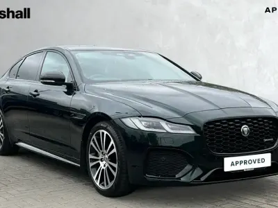Używany Jaguar XF R-Dynamic 204 KM (150 kW) 2023 Zielony Sedan/Limuzyna