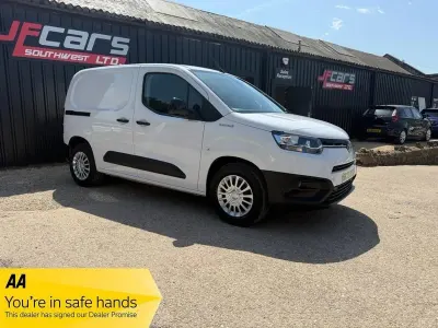 Usado Toyota Proace 50 kW (68 CV) 2023 Blanco Monovolumen