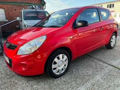 Used Hyundai i20 Classic 78 HP (57 kW) 2009 Red Hatchback
