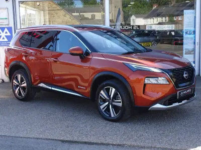 Used Nissan X-Trail Tekna 213 HP (156 kW) 2024 Orange SUV