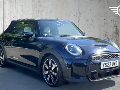 Usado Mini Cooper S Exclusive 176 HP (129 kW) 2022 Preto Citadino