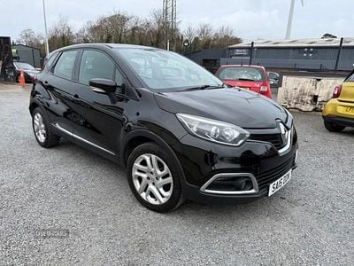 Used Renault Captur Dynamique 90 HP (66 kW) 2015 Black SUV
