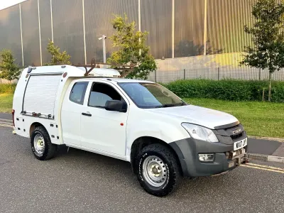 Used Isuzu D-Max 2017 White Pickup