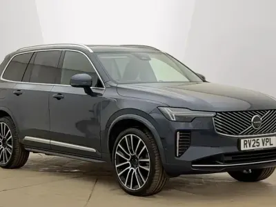 Used Volvo XC90 Ultra 250 HP (183 kW) 2025 Metallic  denim blue SUV