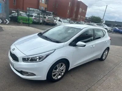 Used Kia Ceed 2013 White Hatchback