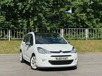 Used Citroën C3 SELECTION 2013 White Hatchback
