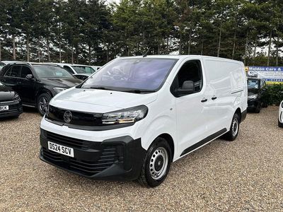Used Vauxhall Vivaro 143 HP (105 kW) 2024 White MPV