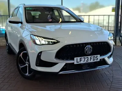 Używany MG HS Trophy 162 KM (119 kW) 2023 Biały SUV