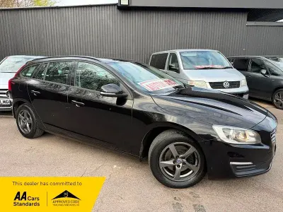 Używany Volvo V60 Business Edition 120 KM (88 kW) 2016 Czarny Kombi