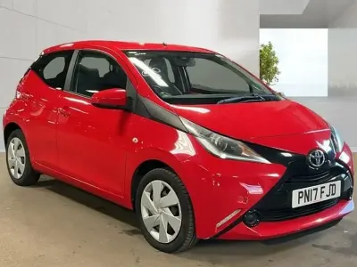 Used Toyota Aygo X-play 68 HP (50 kW) 2017 Red Hatchback