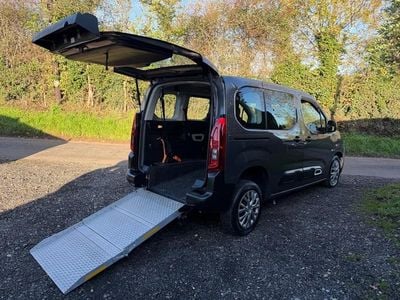 Used Citroën Berlingo Feel 130 HP (95 kW) 2019 Grey MPV