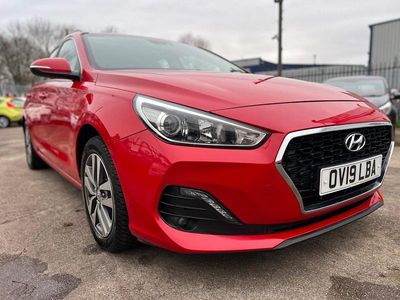 Red Used 2019 Hyundai i30 SE Estate | £5,195 (Fair price)