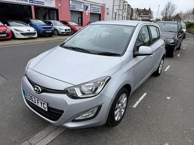 Used Hyundai i20 Active 75 HP (55 kW) 2013 Silver Hatchback