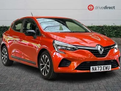 Używany Renault Clio V Evolution 90 KM (66 kW) 2023 Pomarańczowy Hatchback