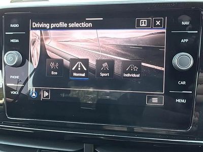 Used VW T-Roc R-line 150 HP (110 kW) 2025 Silver SUV