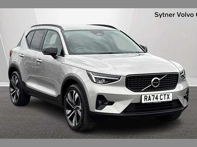 Usado Volvo XC40 Plus 194 CV (142 kW) 2025 Plateado SUV
