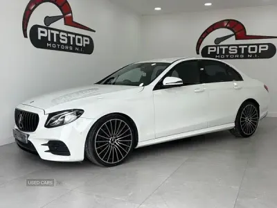 Gebraucht Mercedes E220 AMG line 194 PS (142 kW) 2017 Weiß Limousine
