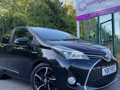 Used Toyota Yaris Design 101 HP (74 kW) 2016 Black Hatchback
