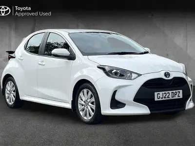 Used Toyota Yaris Hybrid 116 HP (85 kW) 2022 Pure white Hatchback