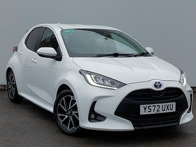 Used Toyota Yaris Hybrid Design 116 HP (85 kW) 2023 White Hatchback