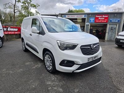 Second-hand Vauxhall Combo Sportive 100 CP (73 kW) 2021 Alb Monovolum