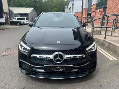 Begagnad Mercedes GLA220 AMG line 2020 Svart SUV