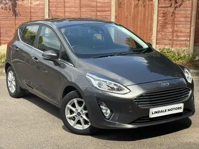 Used Ford Fiesta Zetec 100 HP (73 kW) 2017 Grey Hatchback