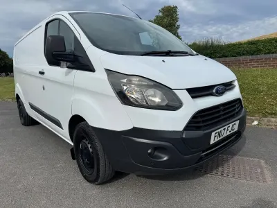 Used Ford Transit Custom 105 HP (77 kW) 2017 White Van